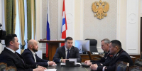 Сотрудничество Омской области и ОАО «РЖД» обсуждалось на встрече губернатора Виталия Хоценко и начальника Западно-Сибирской железной дороги Александра Грицая - Газета Знамя