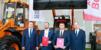 Виталий Хоценко и Алексей Кушнаренко, руководитель Минской области, открыли в Омске новые дилерские центры белорусской техники - Газета Знамя