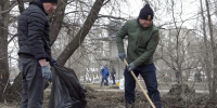 Губернатор Омской области Виталий Хоценко принял участие в субботнике - Газета Знамя